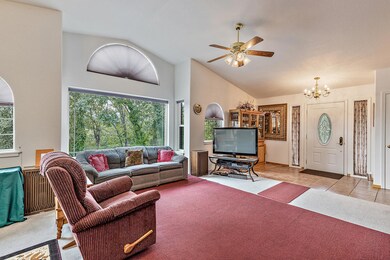 9996 Blackwell Rd, Central Point, OR 97502 - photo 4