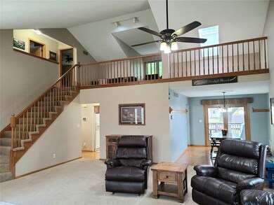228 W 14th St S, Newton, IA 50208 - photo 3