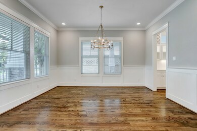 716 E 18th St, Houston, TX 77008 - photo 5