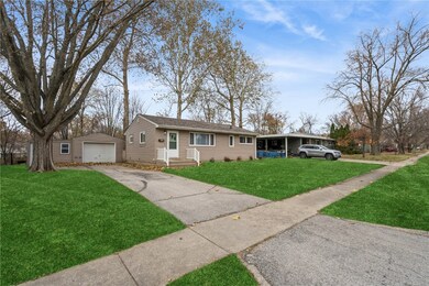 441 Upland Ave, Iowa City, IA 52245 - photo 2
