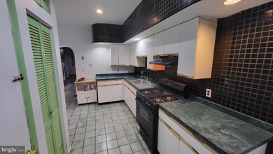 143 N Lindenwood St, Philadelphia, PA 19139 - photo 2