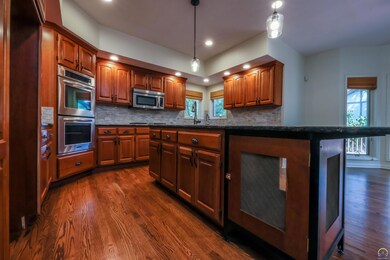 6114 SW 39th St, Topeka, KS 66610 - photo 3