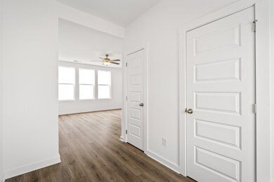 7086 Sutton Dr, White House, TN 37188 - photo 5