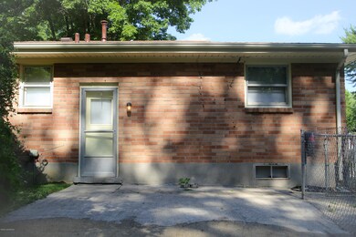 9302 Pagoda Dr, Louisville, KY 40229 - photo 4