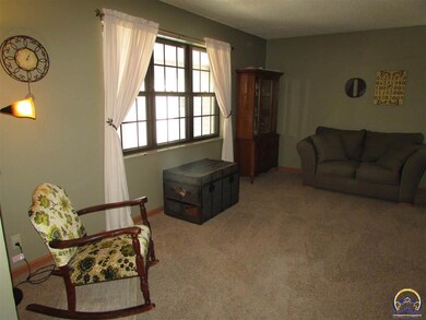 3406 SW Skyline Pkwy, Topeka, KS 66614 - photo 2