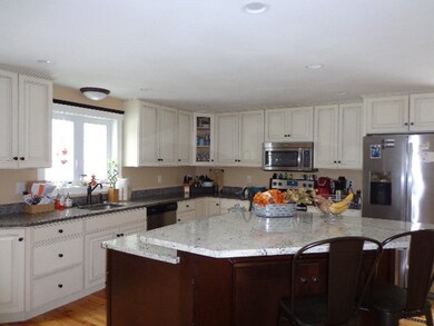 11 Belgian Dr, Seabrook, NH 03874 - photo 5