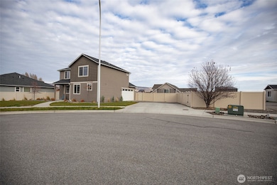 1735 Skeena Ct, Wenatchee, WA 98801 - photo 2