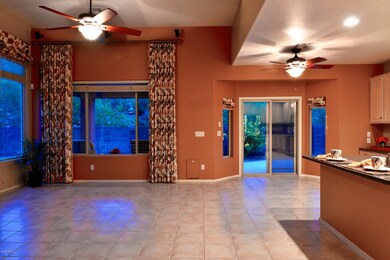 07 - Kitchen-Family Room