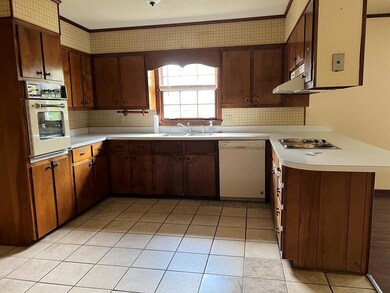 2001 Lullwater Rd, Albany, GA 31707 - photo 5