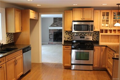 452 Meadow Dr, North Tonawanda, NY 14120 - photo 4