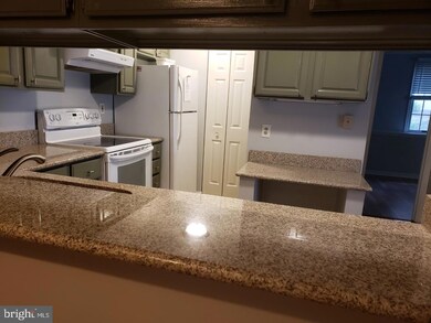 12205 Eagles Nest Ct unit D, Germantown, MD 20874 - photo 3