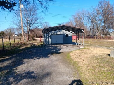 501 NE 5th St, Pryor, OK 74361 - photo 3
