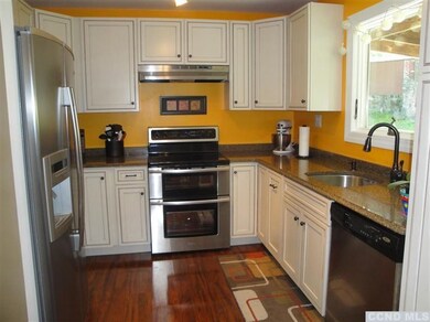 2 Ten Broeck Ave, Hudson, NY 12534 - photo 4