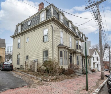 256 Vaughan St, Portland, ME 04102 - photo 4