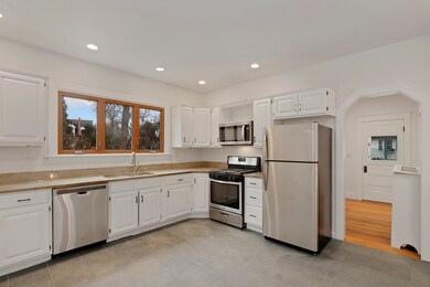 31 Daniels St, Hopedale, MA 01747 - photo 4