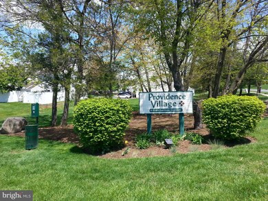 146 Edinburgh Square, Sterling, VA 20164 - photo 2