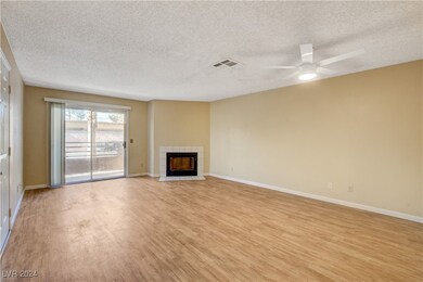 Living Room / Ceiling Fan
