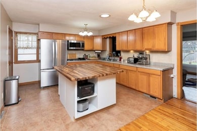 3838 Valdez Dr, Des Moines, IA 50310 - photo 6