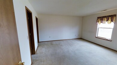 950 Wheatfield Ln, Churubusco, IN 46723 - photo 7