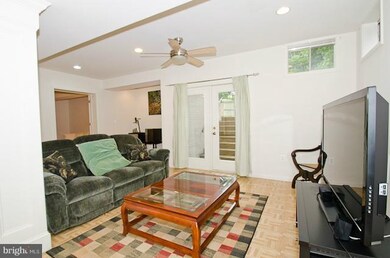 7622 Seabrook Ln, Springfield, VA 22153 - photo 6