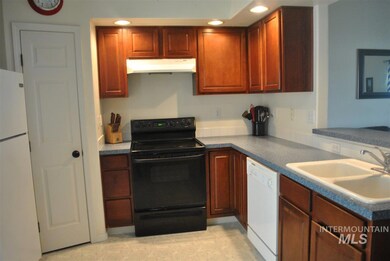 834 S Chestnut St, Nampa, ID 83686 - photo 3