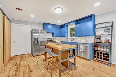 801 N Edison St, Fredericksburg, TX 78624 - photo 7