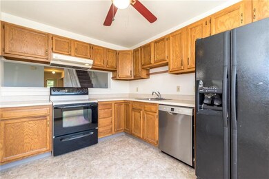 313 Mansfield Cir, Quakertown, PA 18951 - photo 2