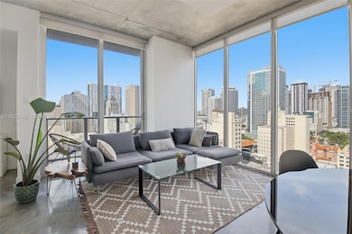 Centro unit 1810, Miami, FL 33131 - photo 4