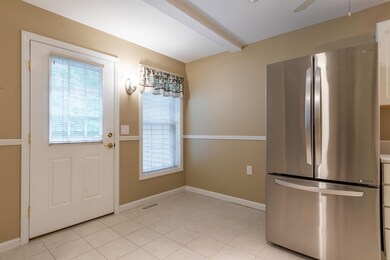 9 Clearwater Ln, MerriMacK, NH 03054 - photo 7