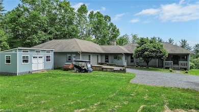 939 Don Bare Rd, Jefferson, NC 28640 - photo 3