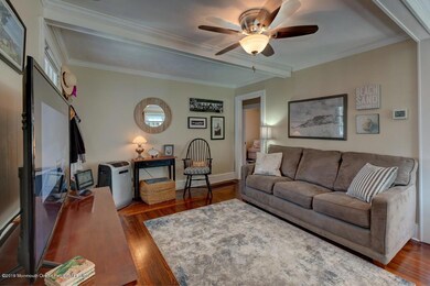24 steiner livingroom