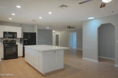 2343N63rd011