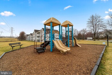 8511 Falls Run Rd unit D, Ellicott City, MD 21043 - photo 4