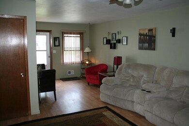 409 N Marshall St, Mitchell, SD 57301 - photo 5