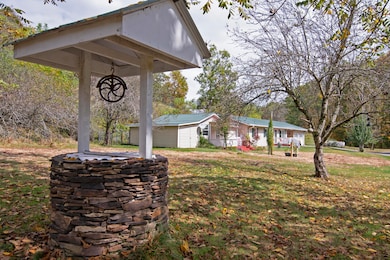 7394 Crag Rd, Meadow Bridge, WV 25976 - photo 3