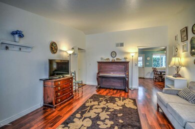 Living Room (1)