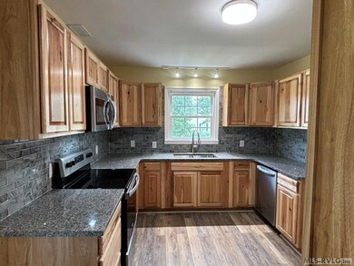 926 Gray St, Roanoke Rapids, NC 27870 - photo 2