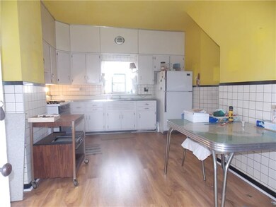 FIRST FLOOR EIK
