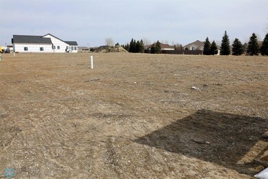 1736 Magnolia Ct, Wahpeton, ND 58075 - photo 2