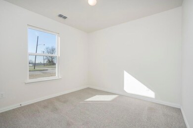 2331 Jodi Ln, Gainesville, TX 76240 - photo 2