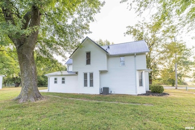 325 E Columbus St, Camp Point, IL 62320 - photo 2