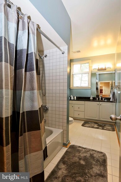 1453 Waterfront Rd, Reston, VA 20194 - photo 4