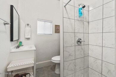 3522 Altura Ave unit A, El Paso, TX 79930 - photo 4