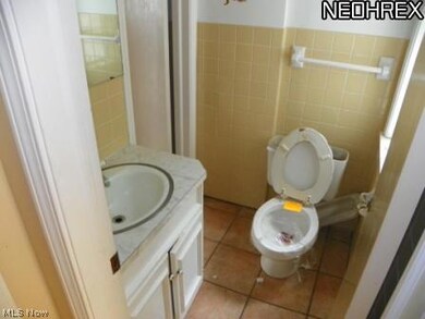 25535 Chatworth Dr, Euclid, OH 44117 - photo 3