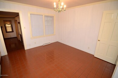 Eat-in Kitchen