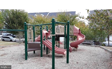 8206 Riggos Way, Landover, MD 20785 - photo 3