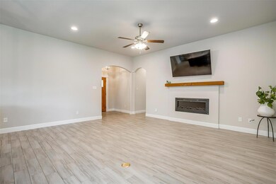 956 Sam St, Springtown, TX 76082 - photo 6