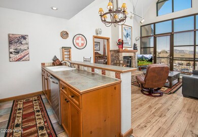 Chapel-Sqr-328-MLS_03