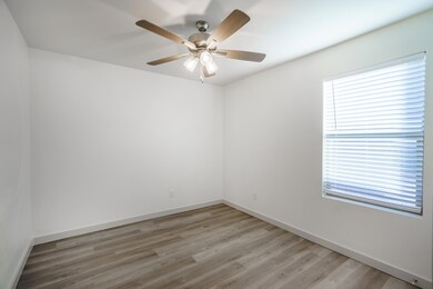 7702 Elm-08