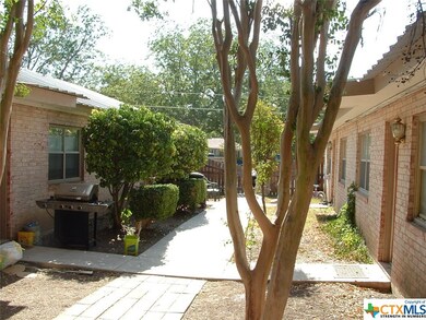 1909 Pecan St unit C, San Marcos, TX 78666 - photo 3